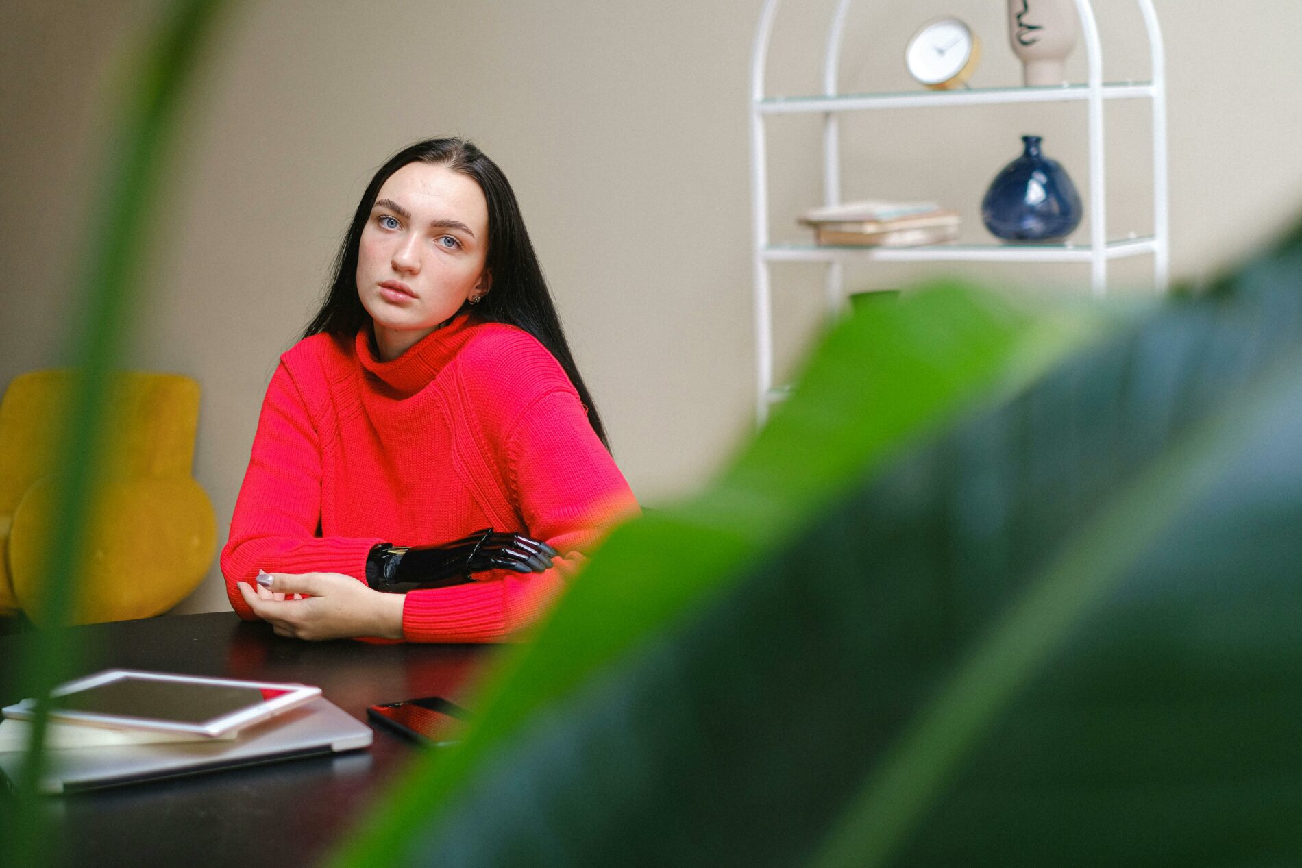 Jeune femme qui cultive sa résilience.